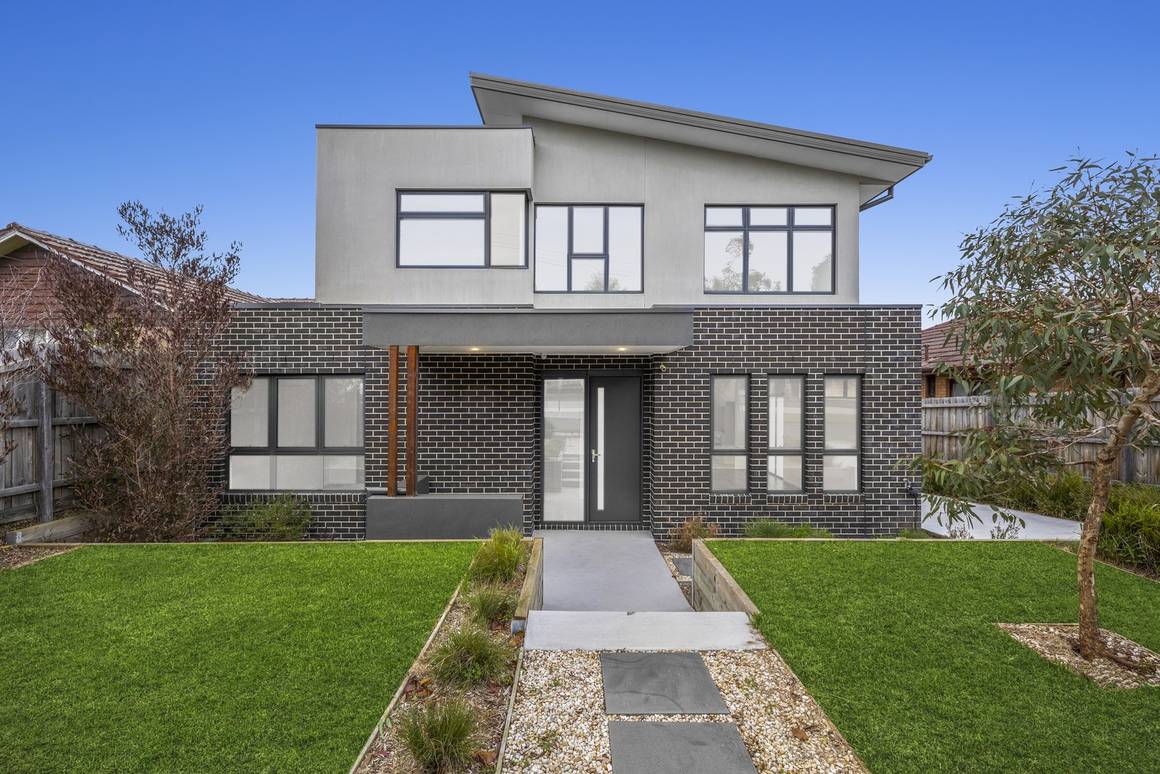 Picture of 1/170 Ferntree Gully Road, OAKLEIGH EAST VIC 3166
