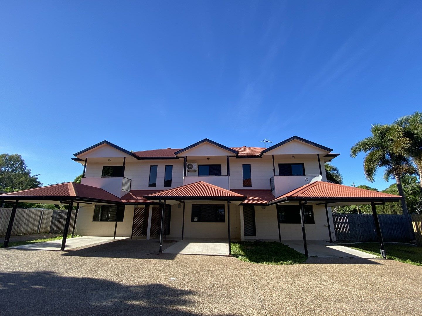 3 bedrooms Townhouse in 2/61 Norris Street ROSSLEA QLD, 4812