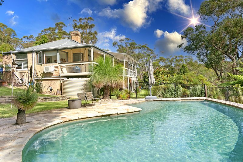 4 bedrooms House in 4 Harvey Road TALLEBUDGERA VALLEY QLD, 4228