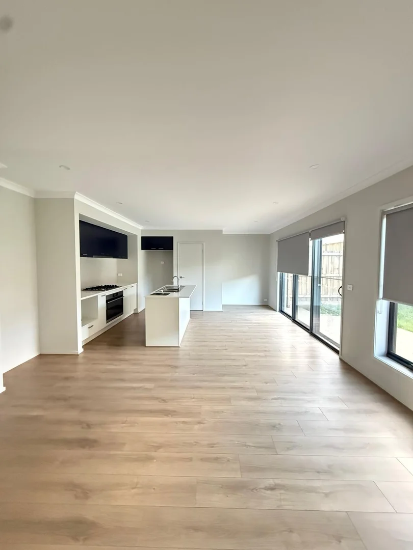 Additional image 3 of 18 NEWFOUNDLAND CIRCUIT, Bonnie Brook VIC 3335