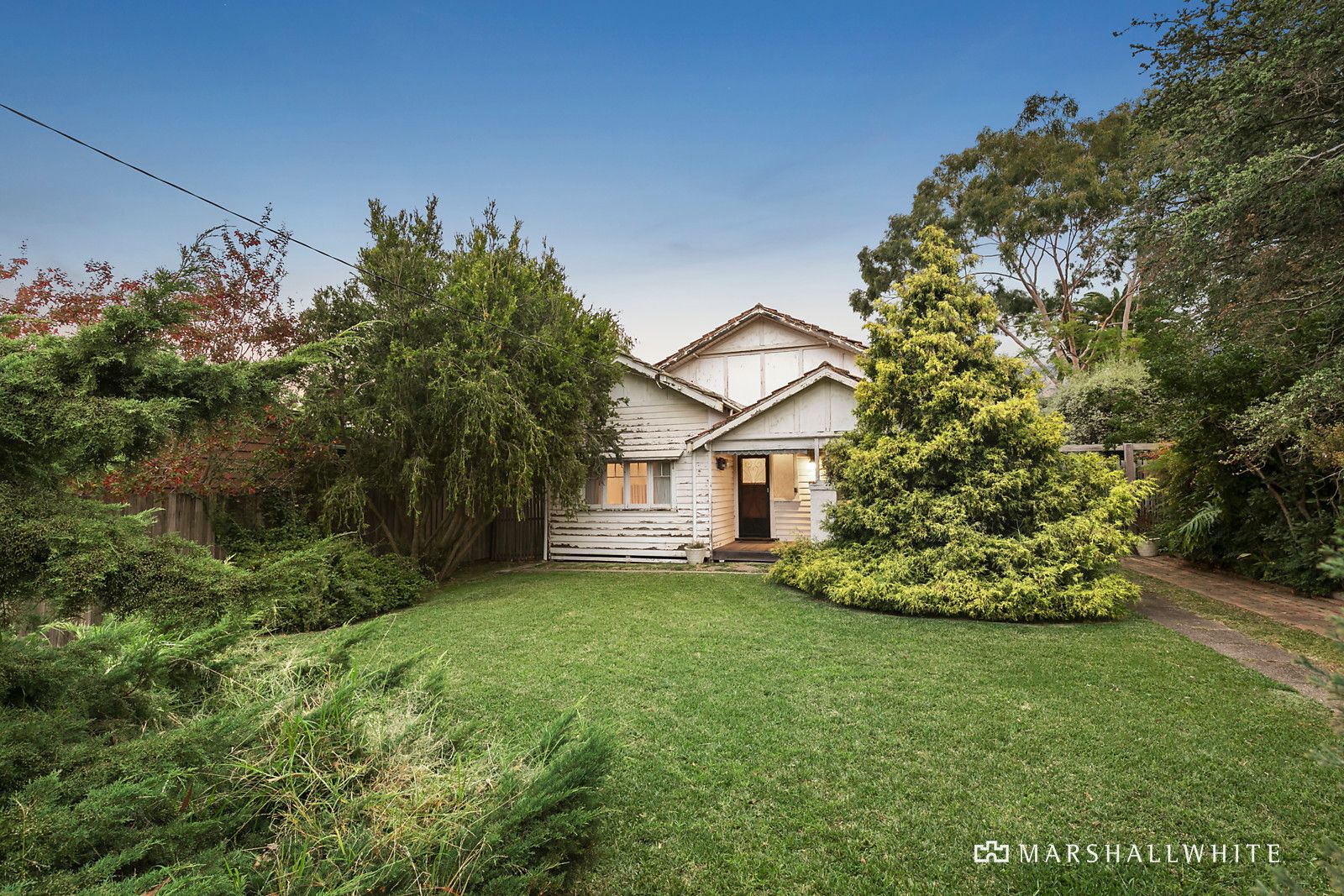 3 bedrooms House in 10 Young Street GLEN IRIS VIC, 3146