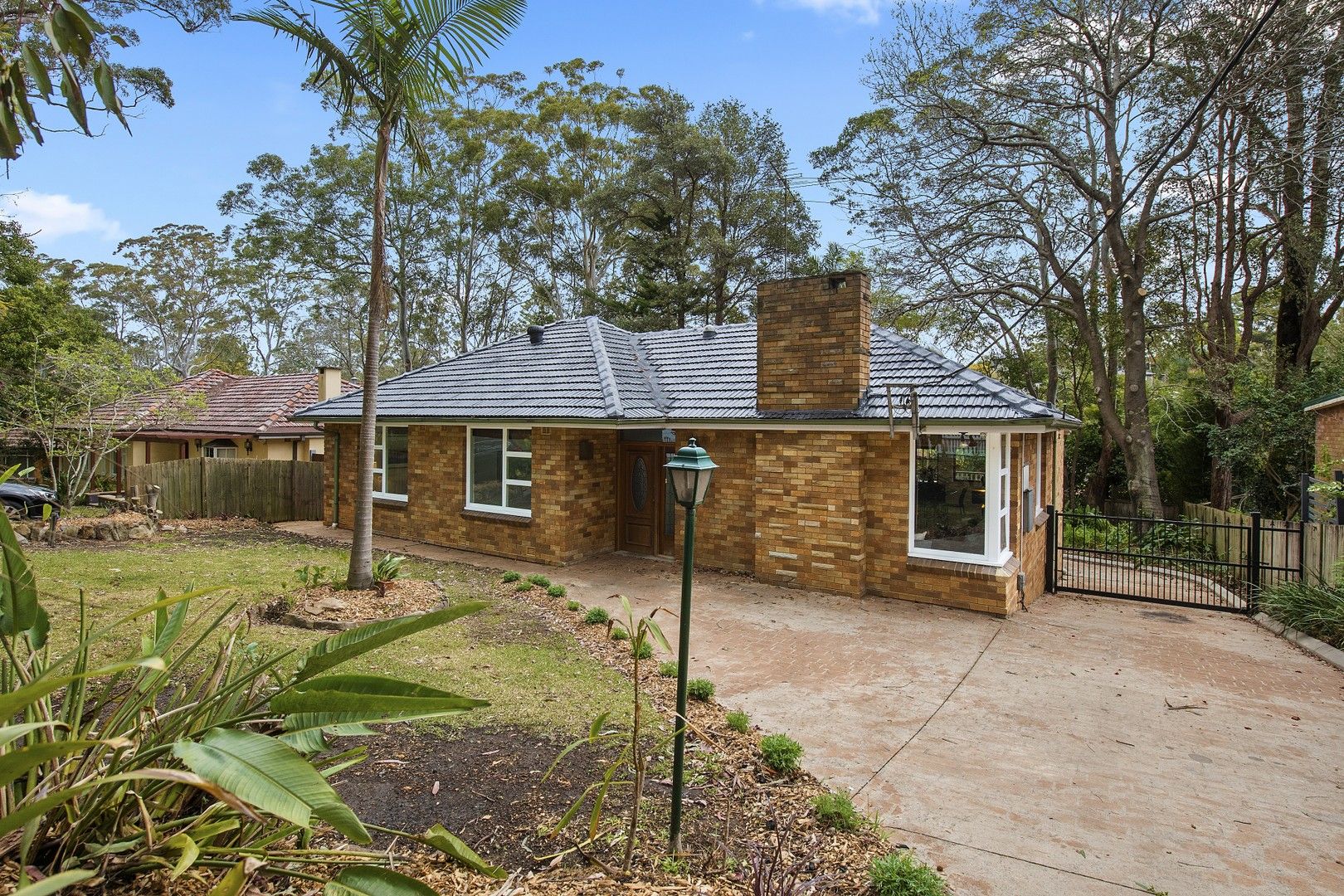 4 bedrooms House in 15 Exeter Road WAHROONGA NSW, 2076