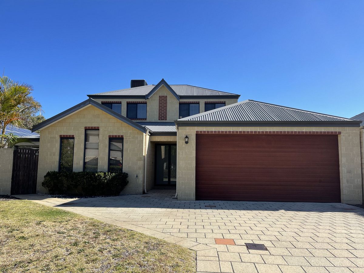 4 bedrooms House in 16 Winterbell Court CHURCHLANDS WA, 6018