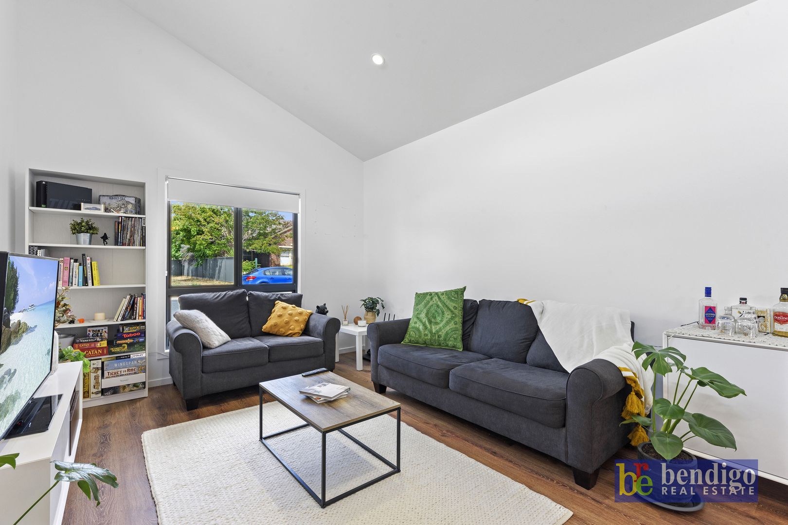 1A Churchill Avenue, Flora Hill VIC 3550, Image 1