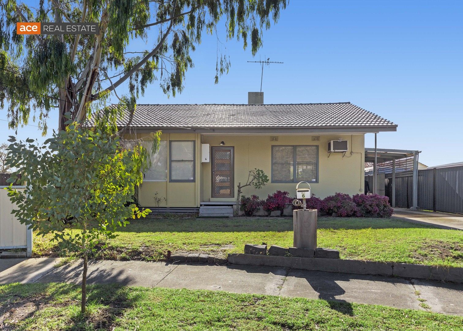 3 bedrooms House in 6 Badge Court LAVERTON VIC, 3028