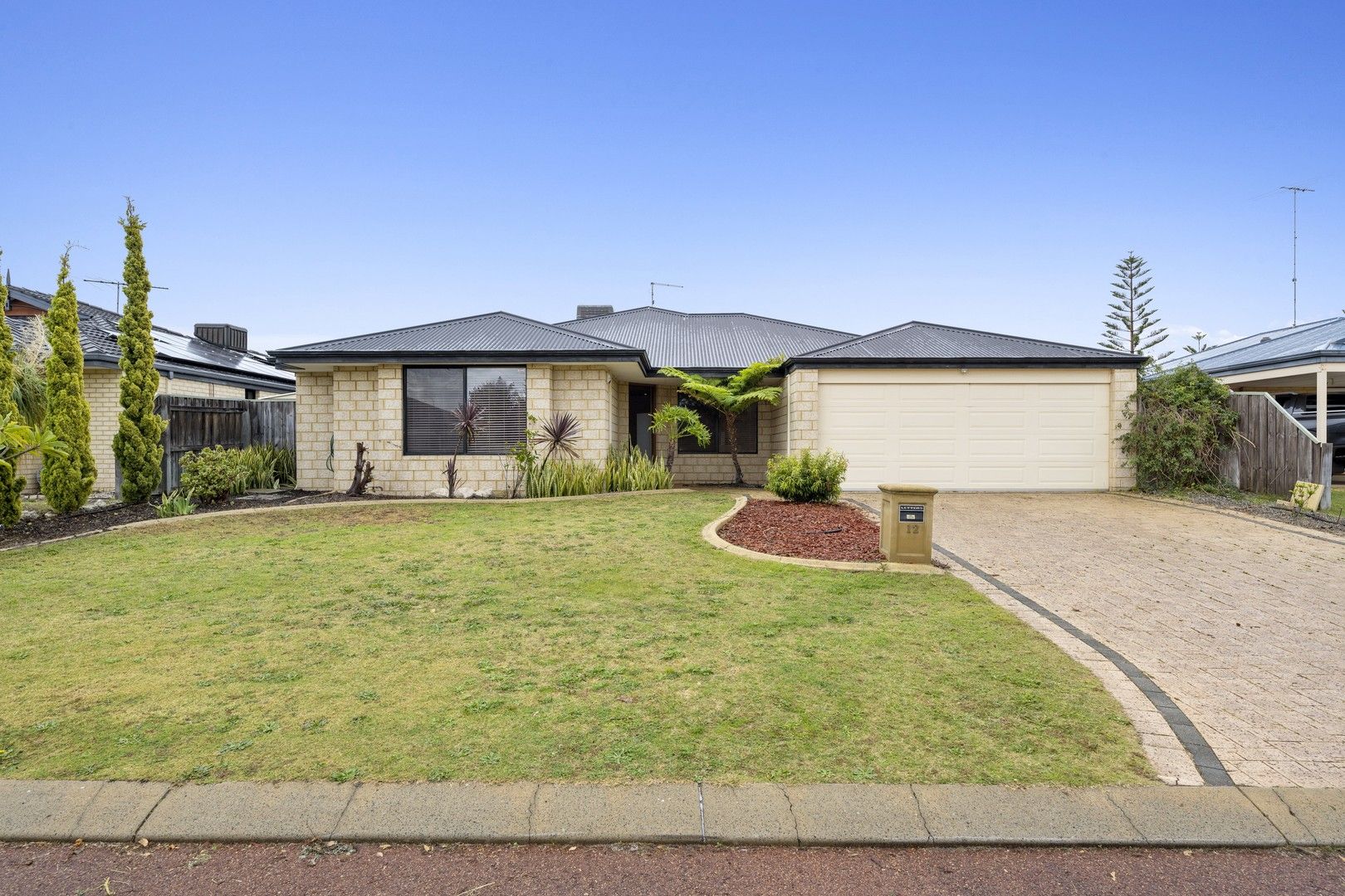 4 bedrooms House in 12 Bethel Corner HALLS HEAD WA, 6210