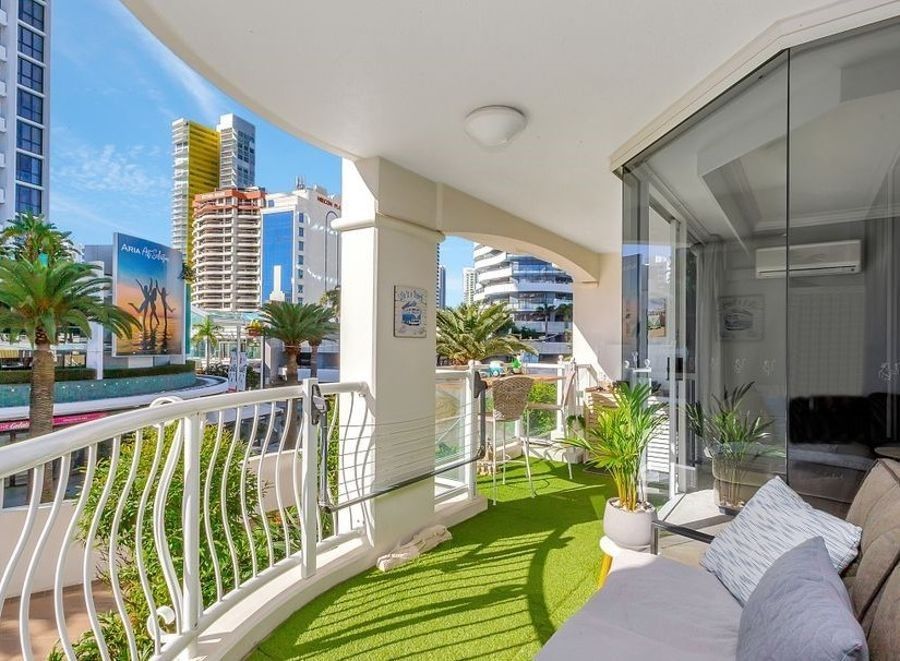 2212/24-26 Queensland Avenue, Broadbeach QLD 4218, Image 2