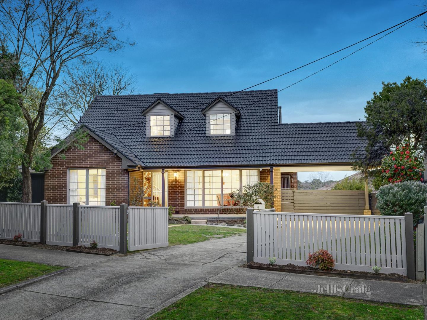 4 Wolseley Crescent, Blackburn Property History & Address Research