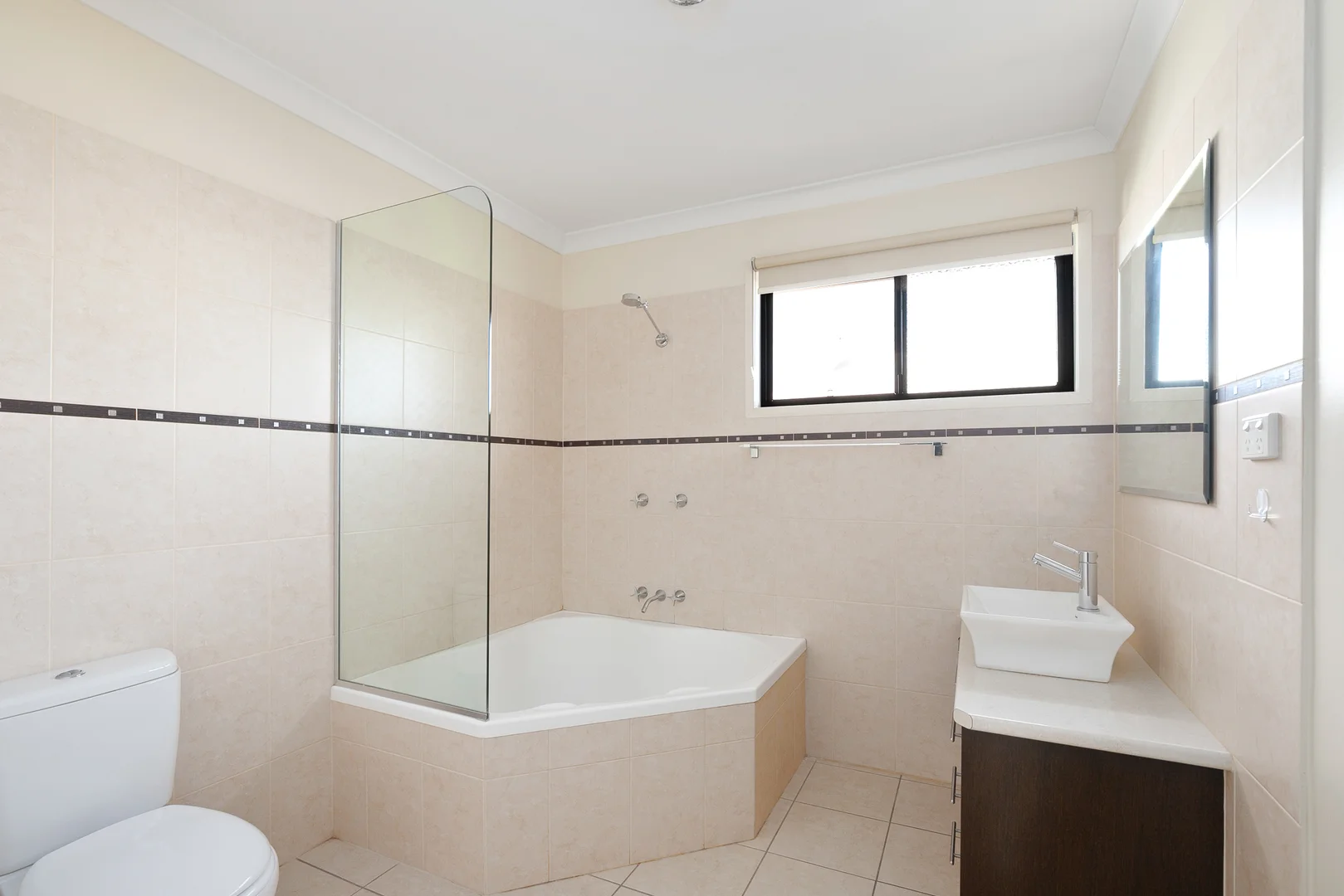 Additional image 16 of 1/68 Moody Street, Emerald QLD 4720