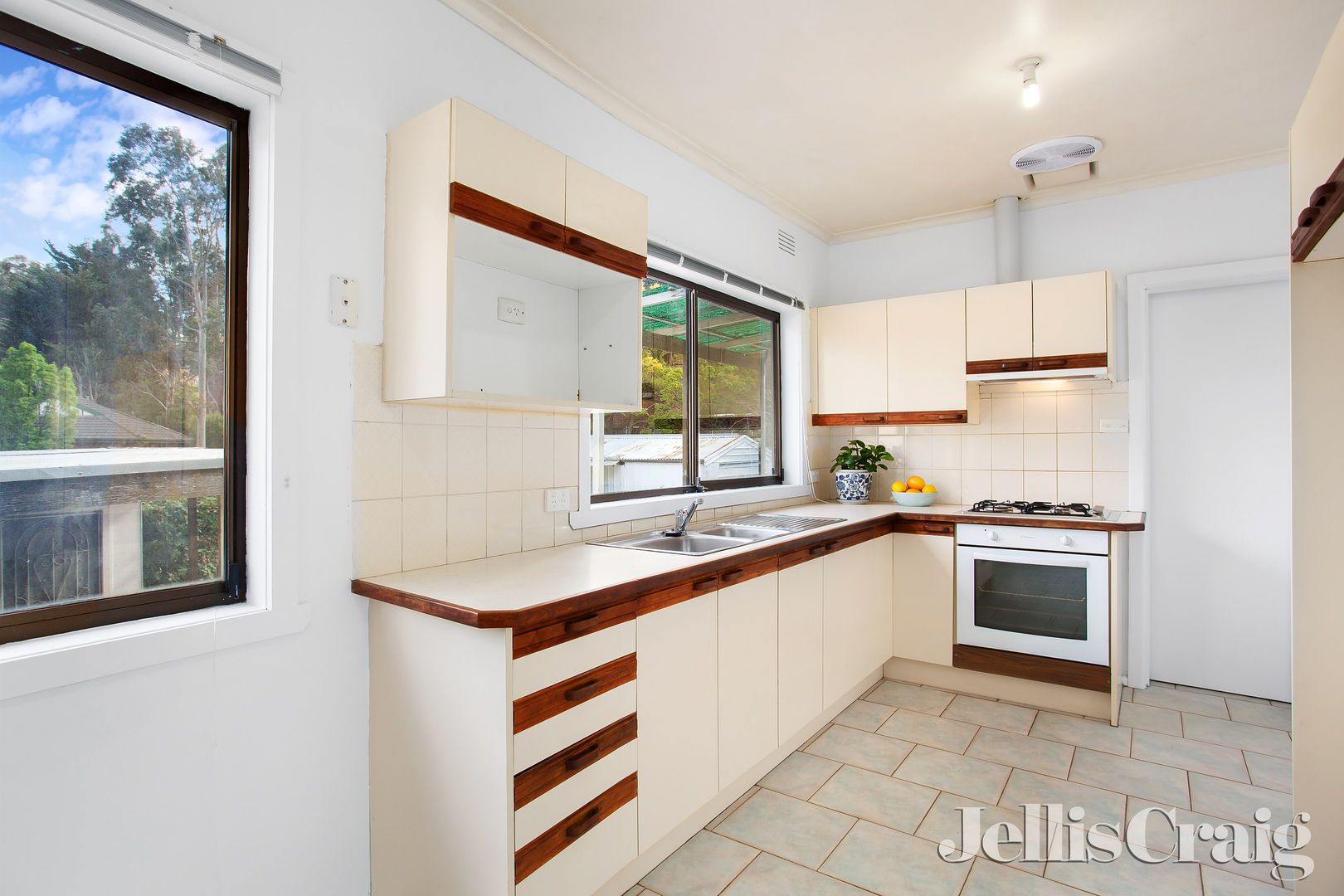 30 Fernside Avenue, Briar Hill VIC 3088, Image 1