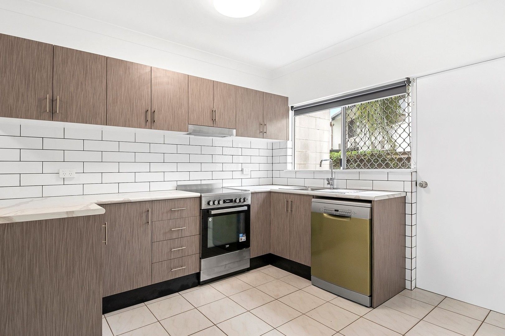 2 bedrooms Apartment / Unit / Flat in 5/544 Varley Street YORKEYS KNOB QLD, 4878