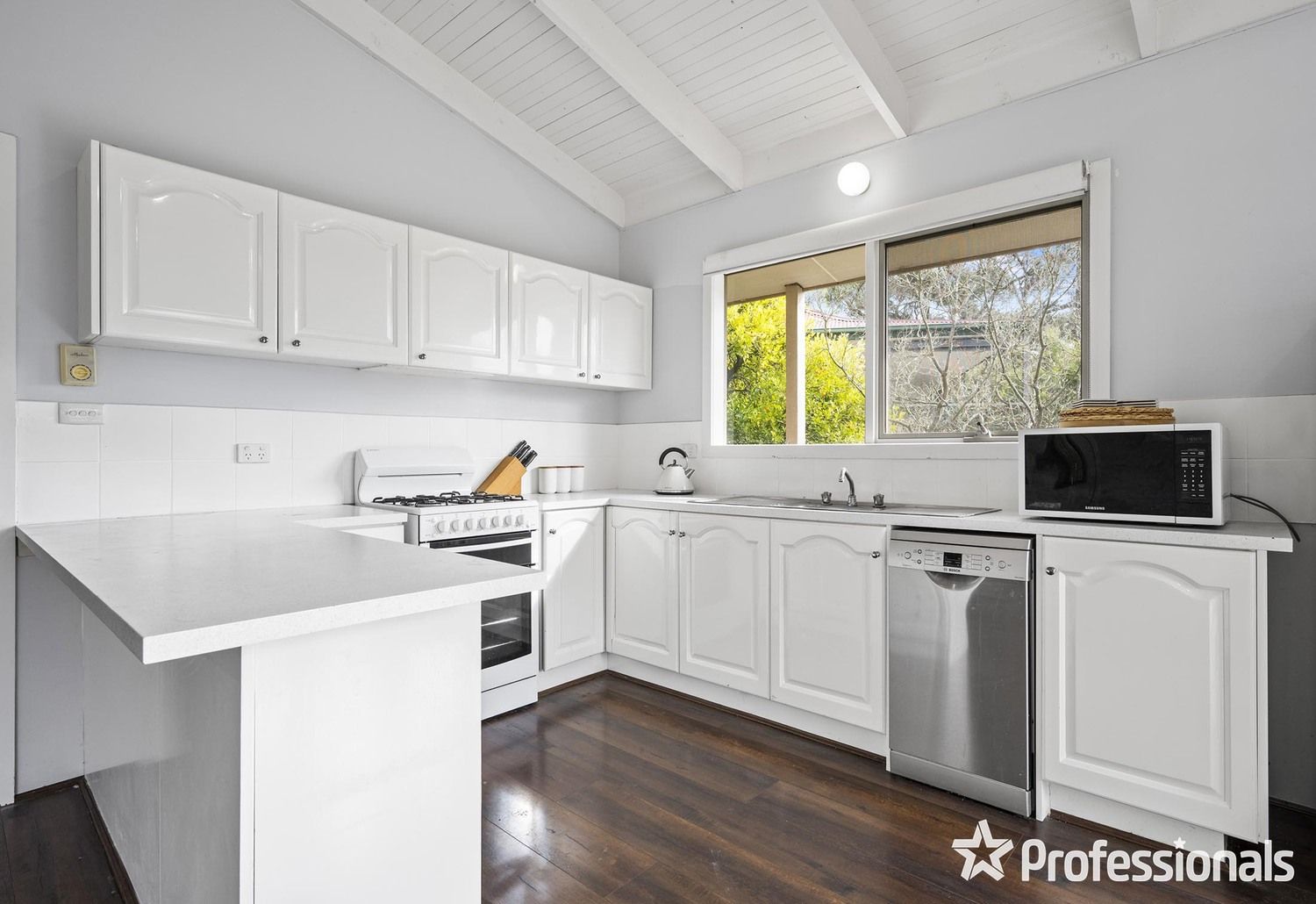 35 Newgrove Road, Healesville VIC 3777 House For Rent Domain