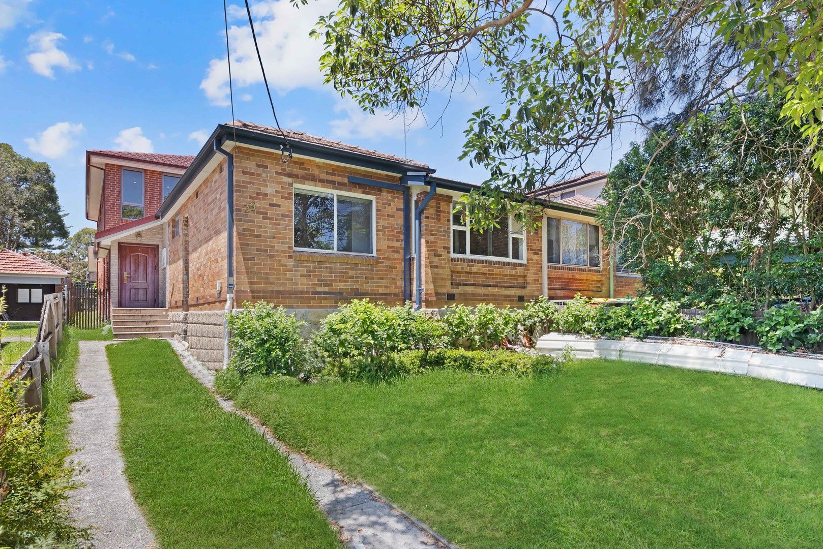 2 bedrooms Semi-Detached in 39A Douglas Avenue CHATSWOOD NSW, 2067