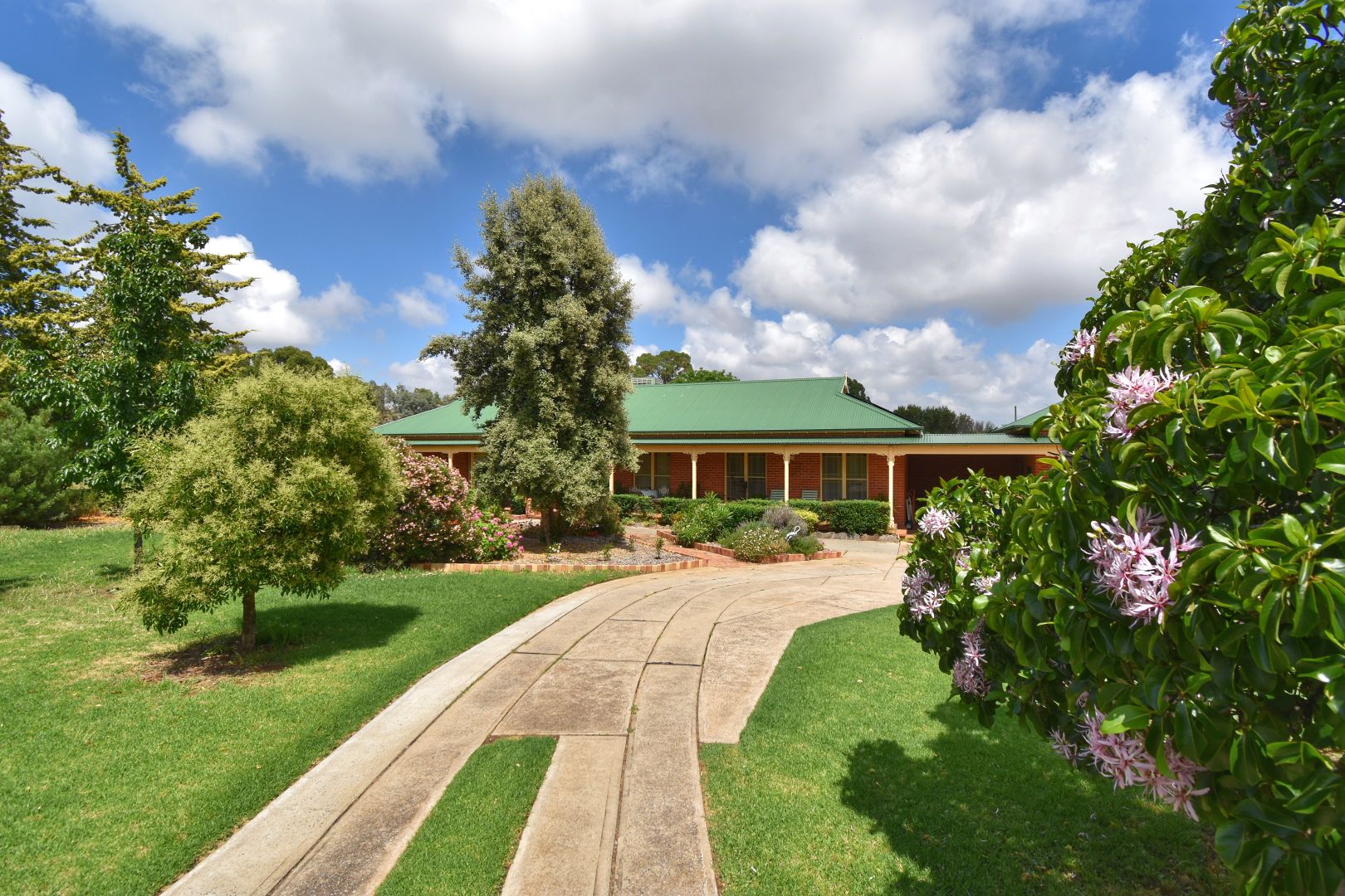 7 Gower Hardy Circuit, Cowra NSW 2794, Image 2