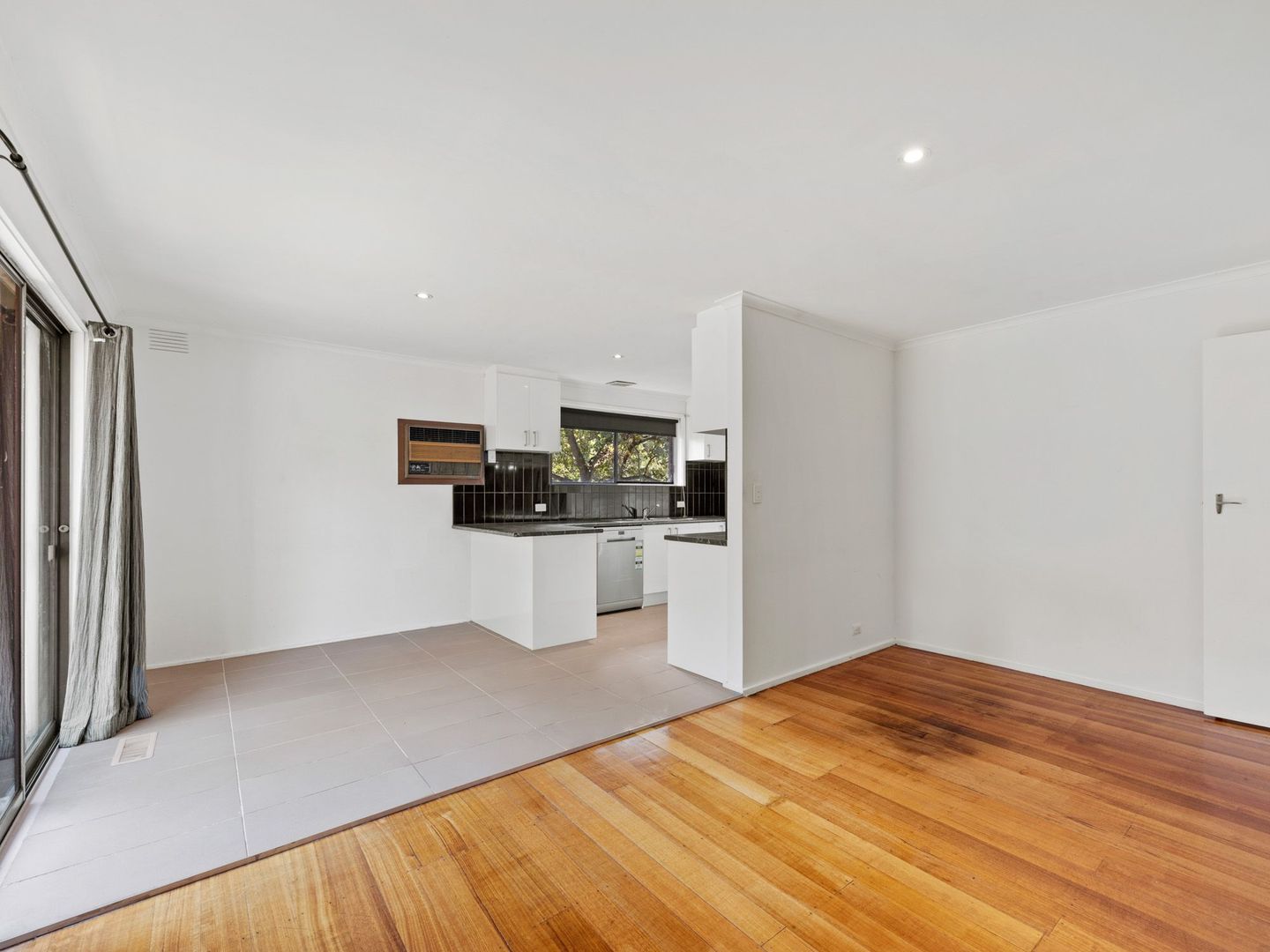 2/300 Waiora Road, Macleod VIC 3085 House For Rent 510 Domain