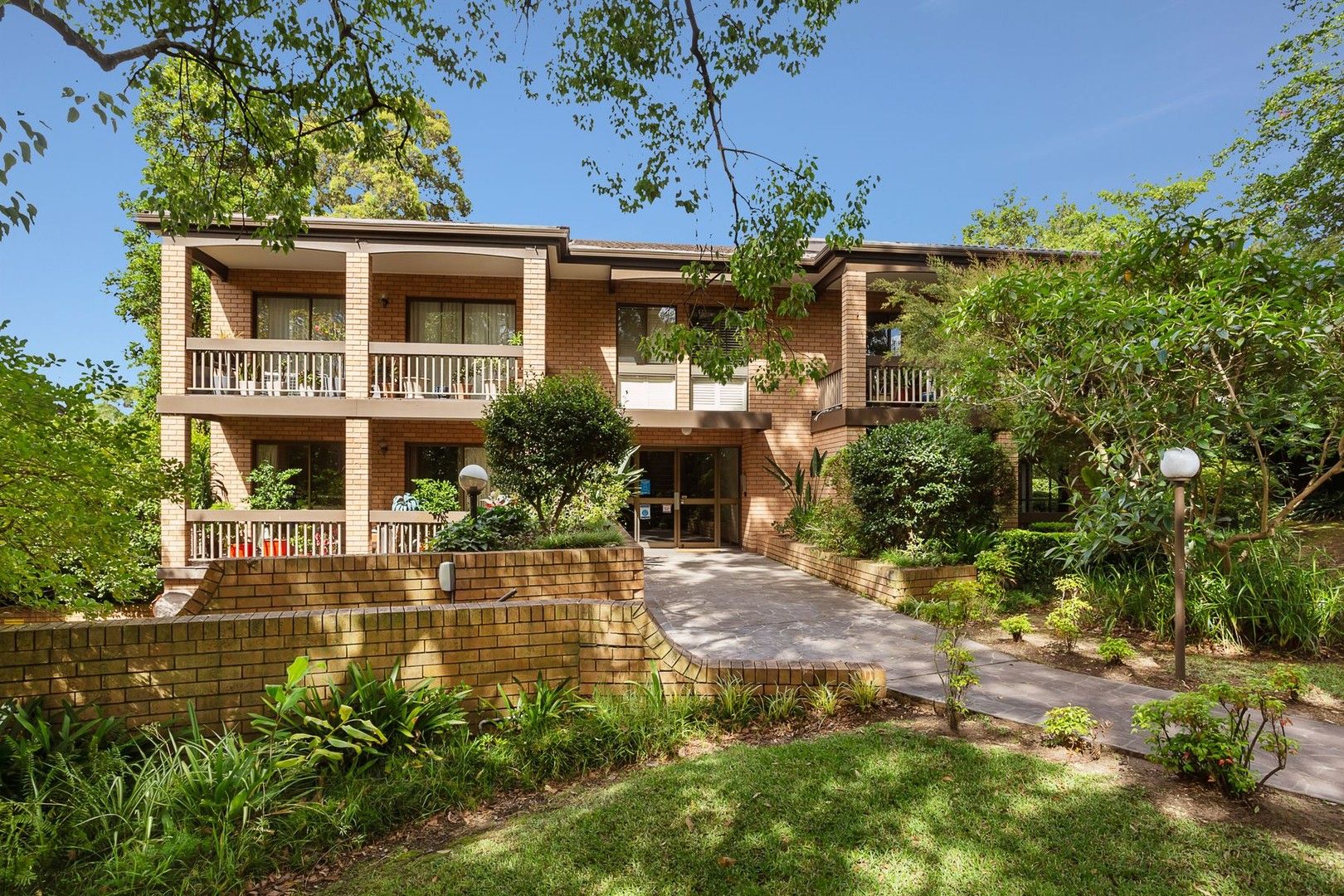 2 bedrooms Apartment / Unit / Flat in 4/1222 Pacific Highway PYMBLE NSW, 2073