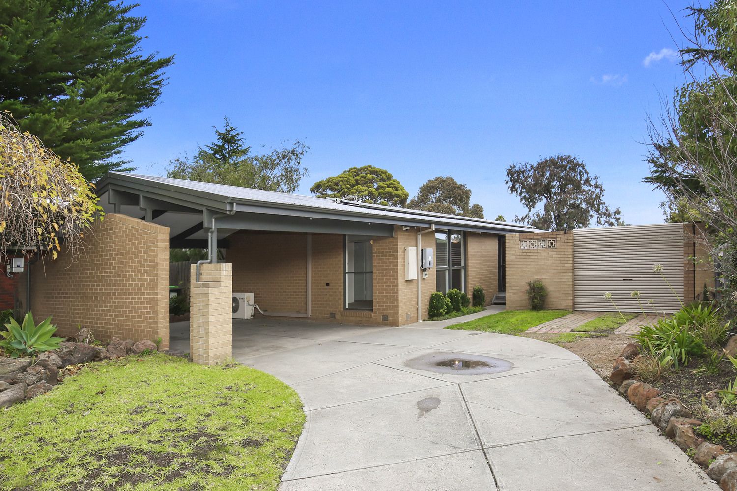 3 bedrooms House in 3 Ayers Court TAYLORS LAKES VIC, 3038