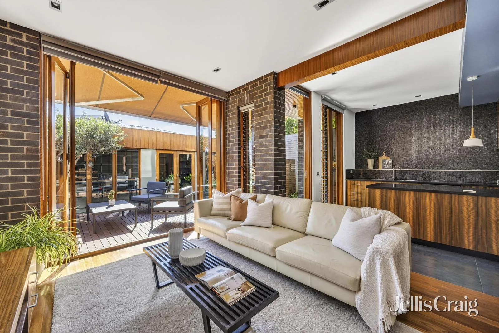 Unrivalled inner-city living with lifestyle on your doorstep - View 3