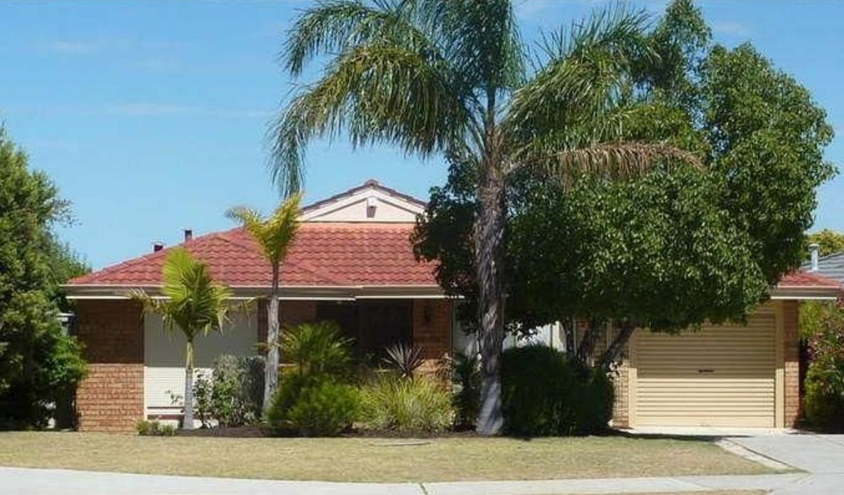 4 bedrooms House in 115 Highclere Blvd MARANGAROO WA, 6064