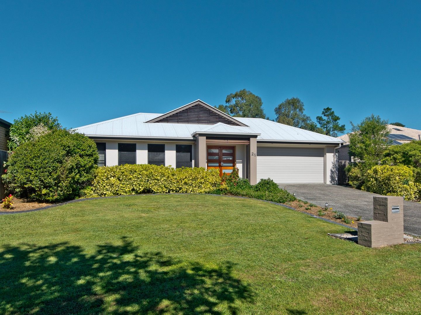 3 bedrooms House in 21 Mary Ring Drive SAMFORD VILLAGE QLD, 4520