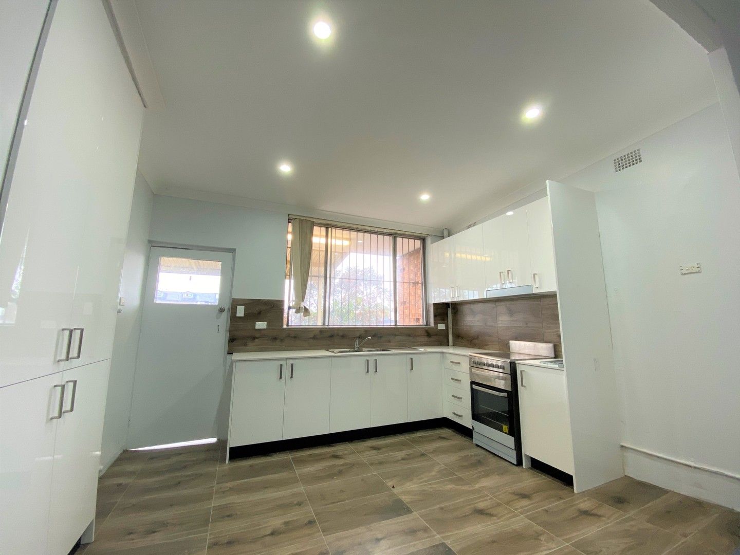 3 bedrooms Apartment / Unit / Flat in 2/258 The Boulevarde PUNCHBOWL NSW, 2196
