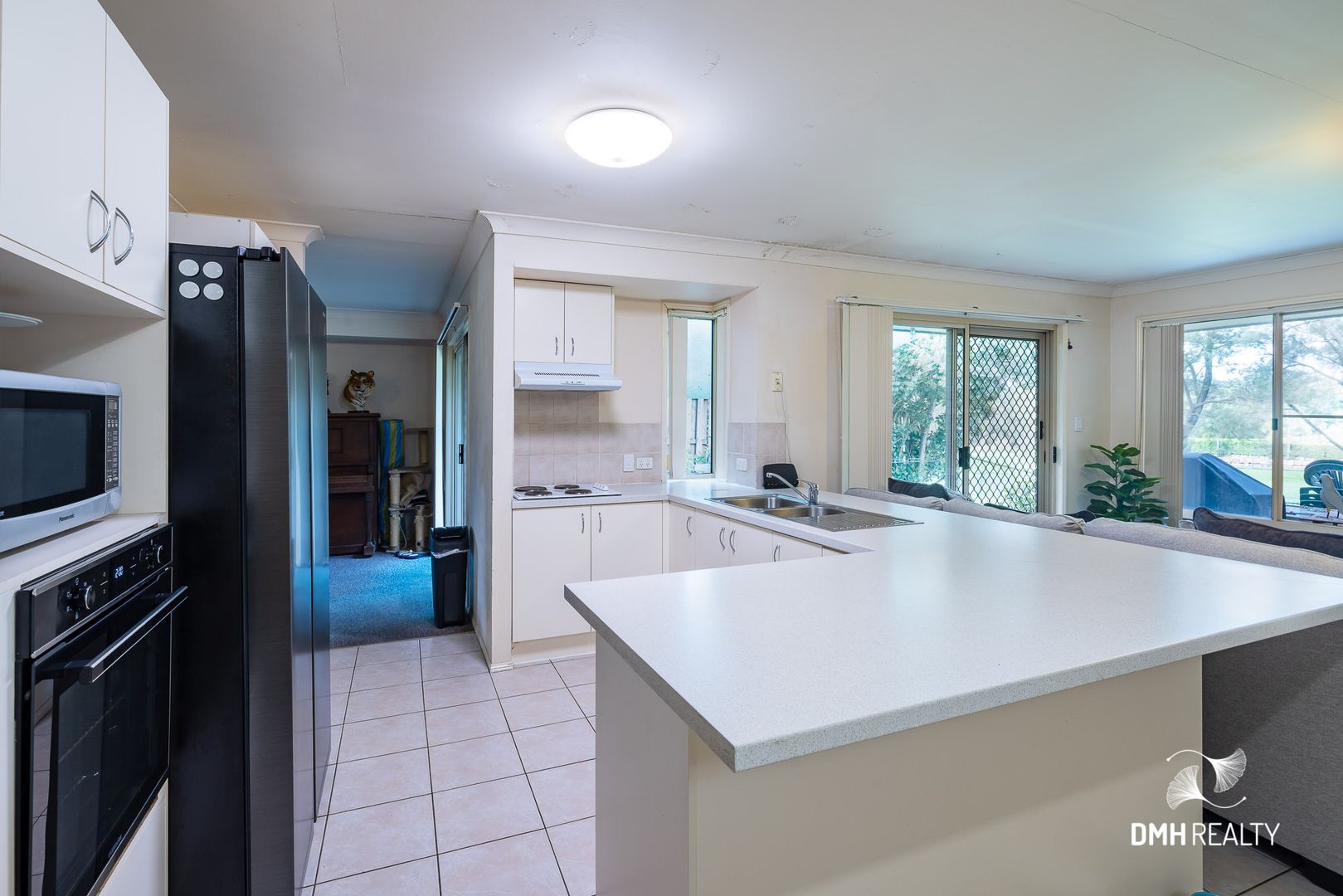 48 Allenby Crescent, Windaroo QLD 4207, Image 2