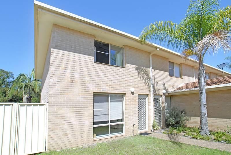 2/10 Richmond Close, BATEAU BAY NSW 2261, Image 0