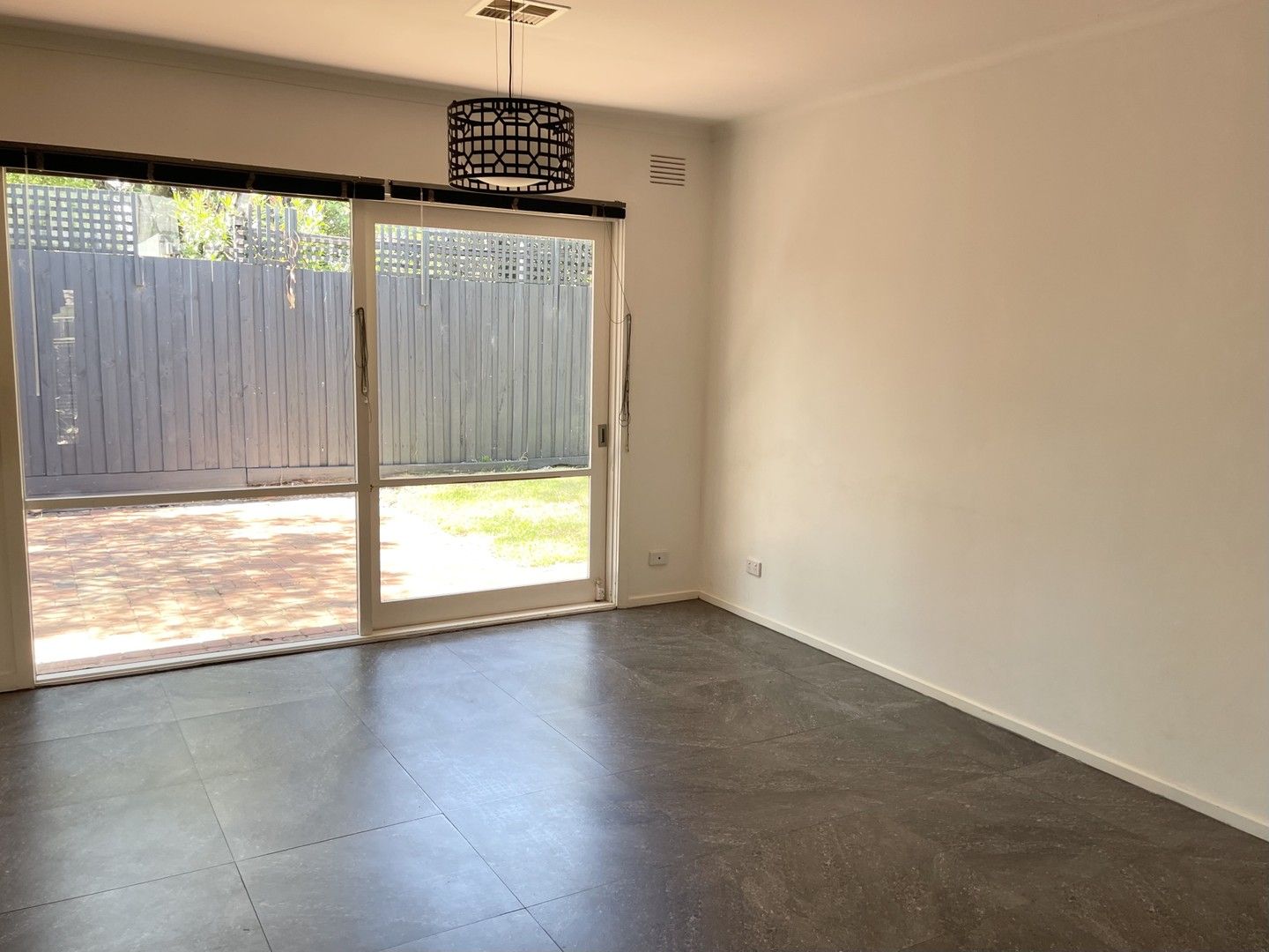 3 bedrooms Apartment / Unit / Flat in 2/35 Bridge Street HAMPTON VIC, 3188