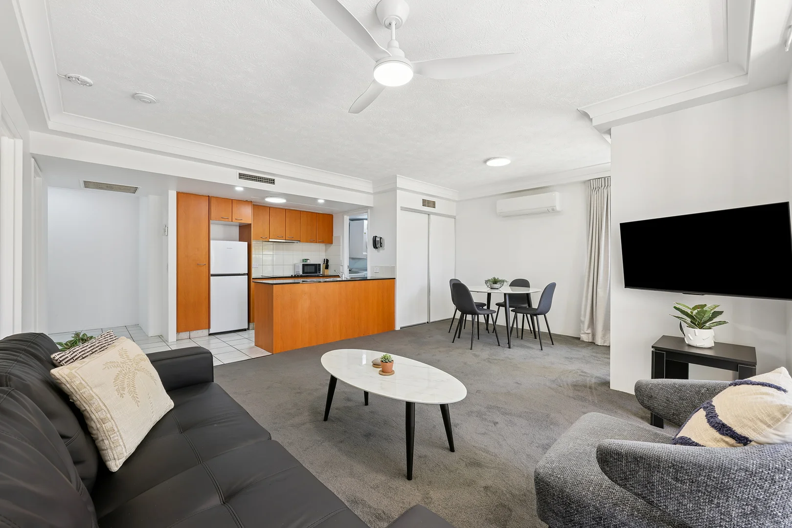 Additional image 5 of 104/2988 Surfers Paradise Boulevard, Surfers Paradise QLD 4217