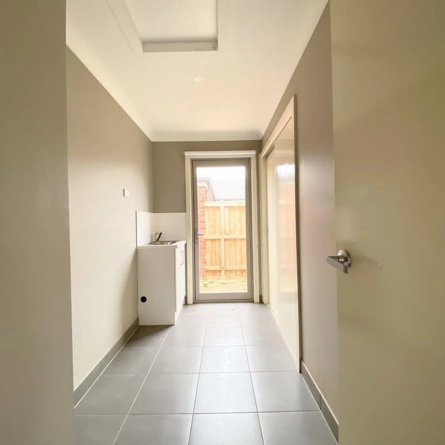 Additional image 11 of 20 Basingstoke Road, Thornhill Park VIC 3335