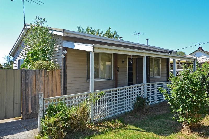 18 Seaforth Street, NORTH SHORE VIC 3214, Image 0