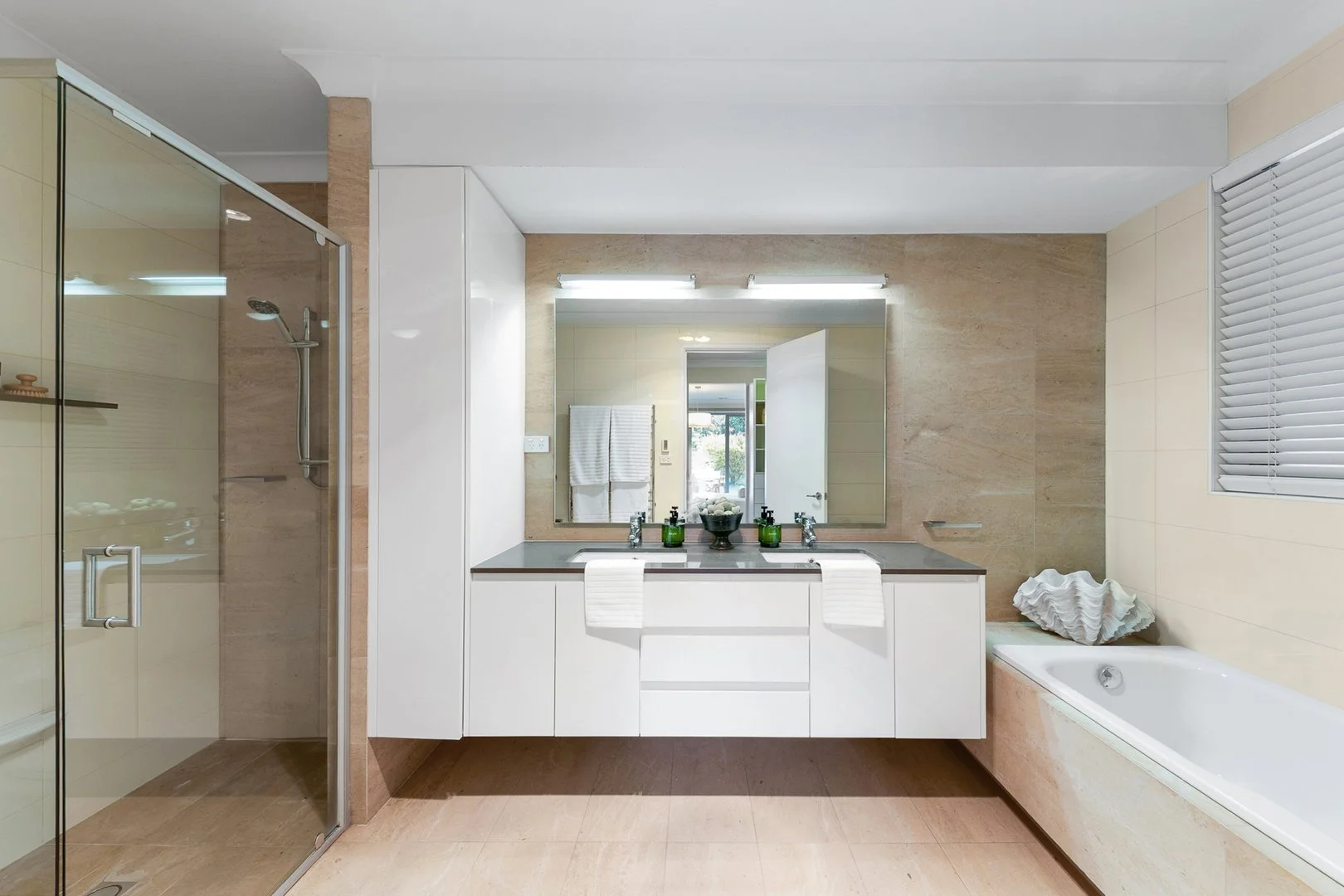 Additional image 16 of 10 Glossop Crescent, Campbell ACT 2612