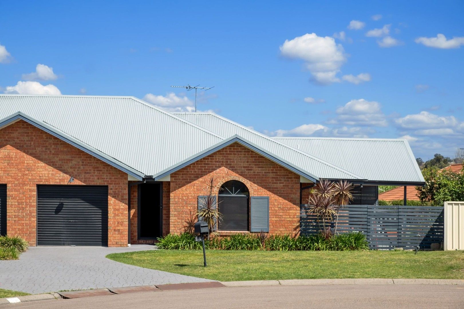 2/5 Gentle Close, Singleton NSW 2330, Image 0