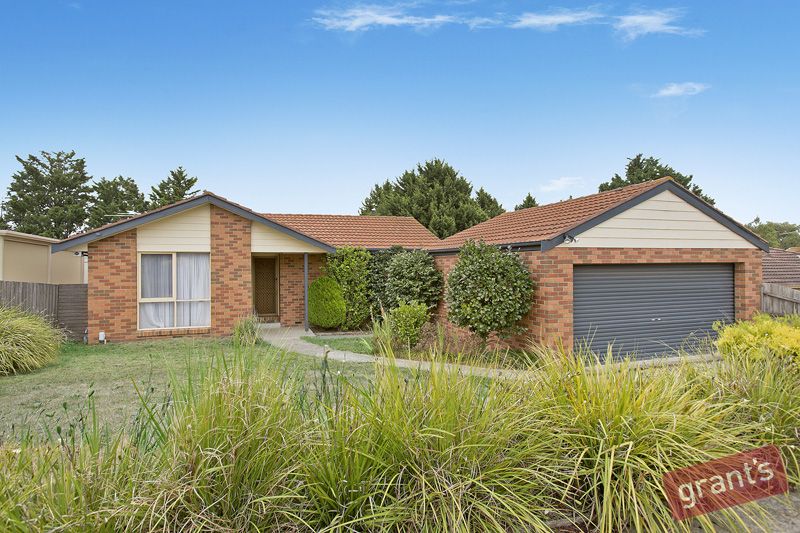 3 bedrooms House in 37 Pentland Drive NARRE WARREN VIC, 3805