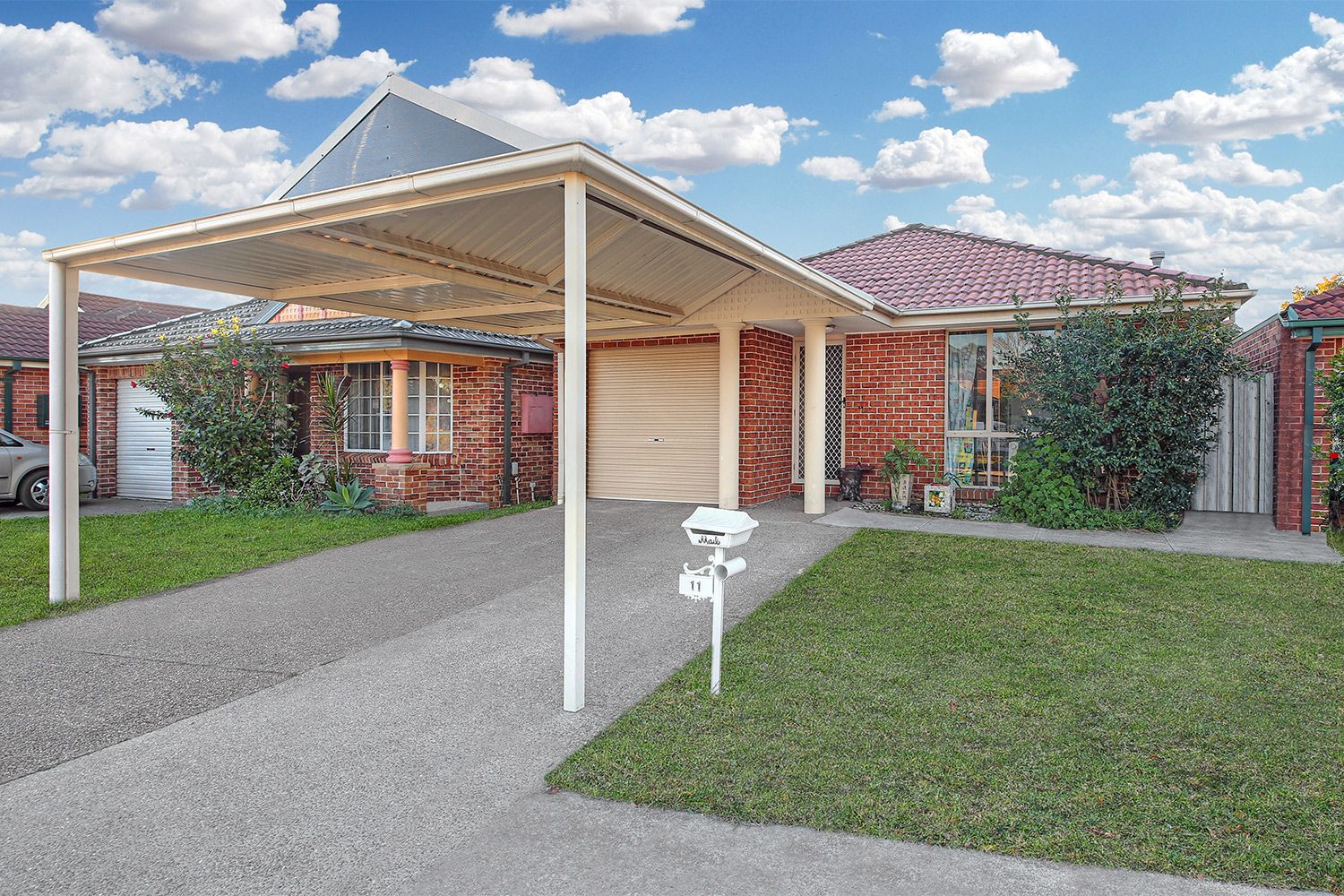 11 Banyule Court, Wattle Grove NSW 2173, Image 0