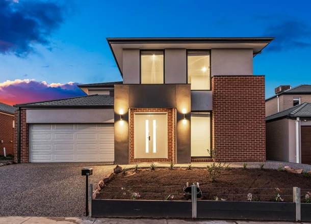 18 Graziers Crescent, Clyde North VIC 3978