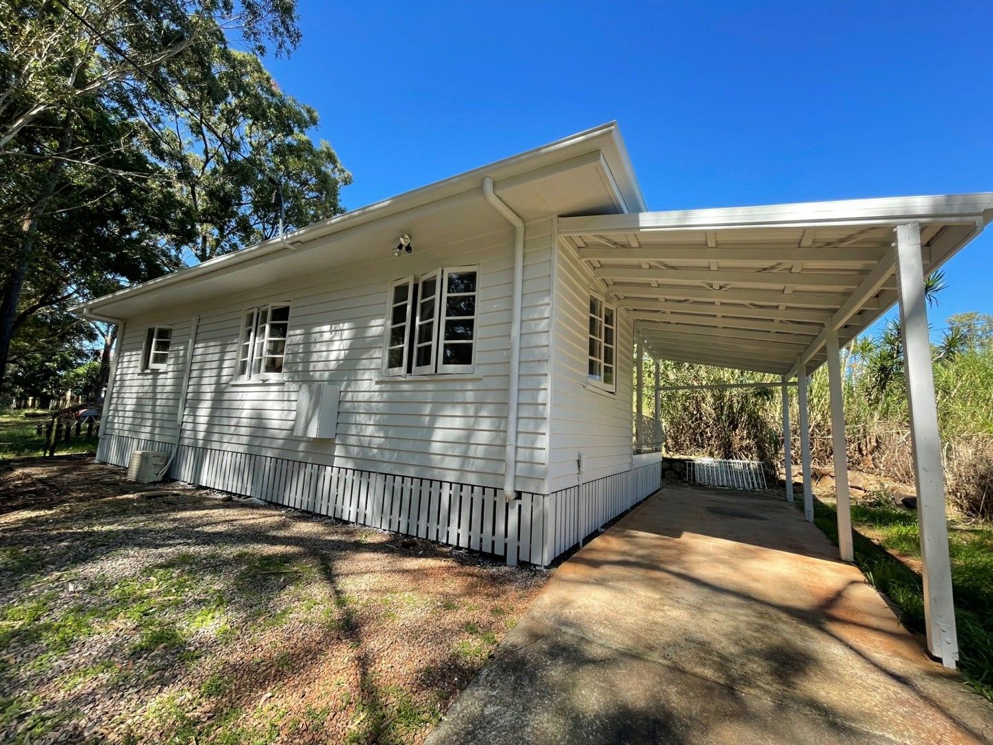 3 bedrooms House in 30 Titala Street RUSSELL ISLAND QLD, 4184