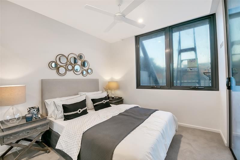 1056/123 Cavendish Road, Coorparoo QLD 4151, Image 2