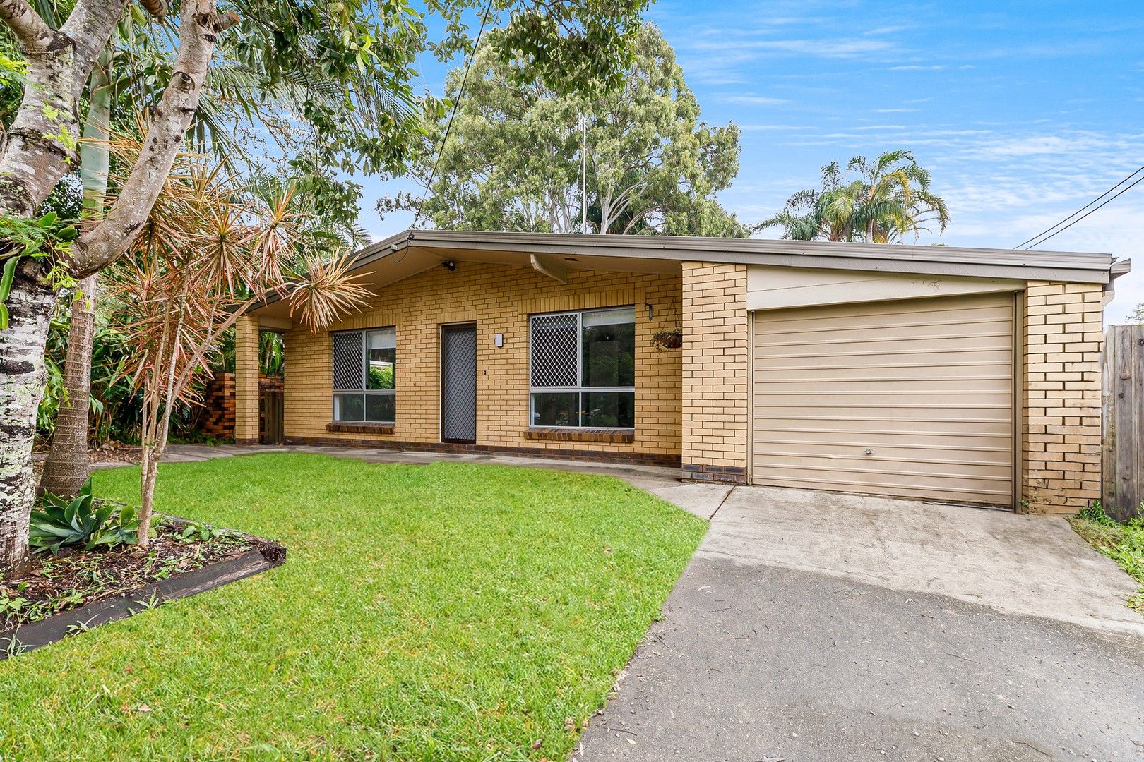 3 bedrooms House in 14 Creek Road NOOSAVILLE QLD, 4566