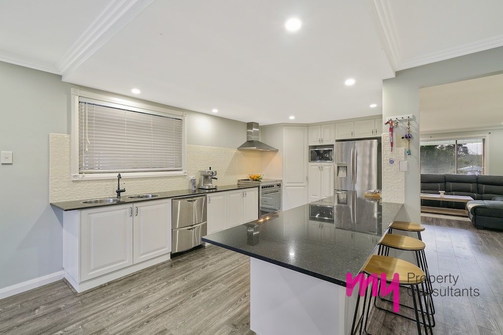 858 Montpelier Drive, The Oaks NSW 2570, Image 1