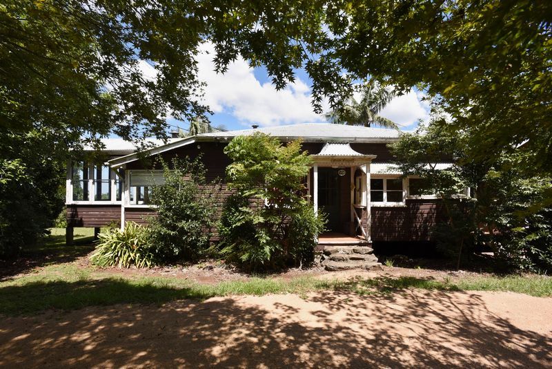 1849 Mount Glorious Road, Mount Glorious Property History & Address