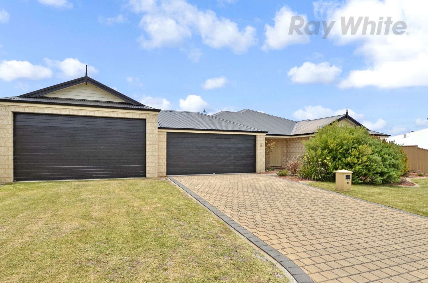 17 Grandis Way, Yakamia WA 6330, Image 1