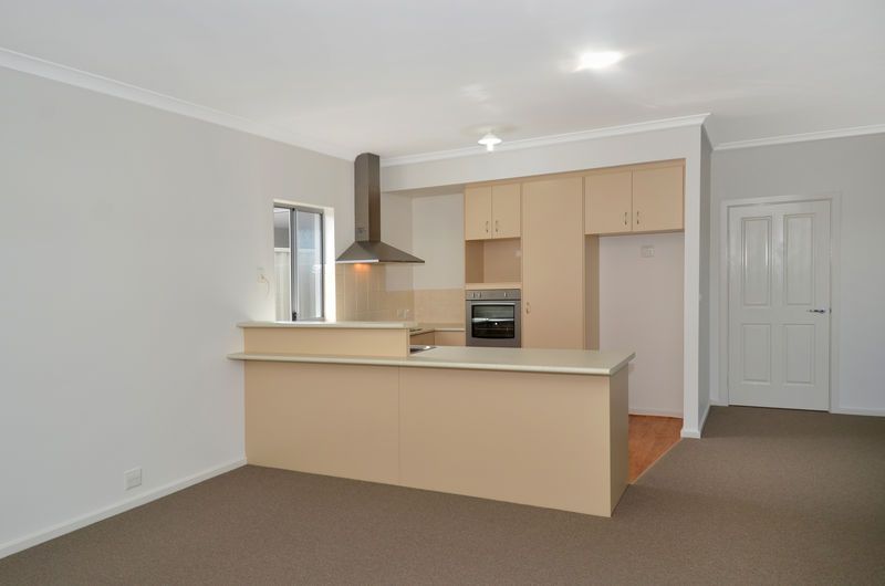 22/21 Brooks Garden Boulevard, Lange WA 6330, Image 2