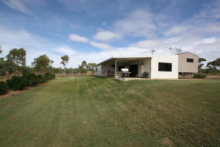 276 Sandy Creek Road, Southern Cross QLD 4820, Image 2