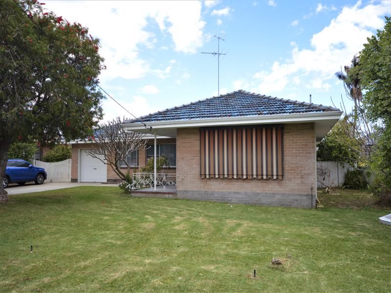 3 bedrooms House in 21 Leigh Street DUDLEY PARK WA, 6210