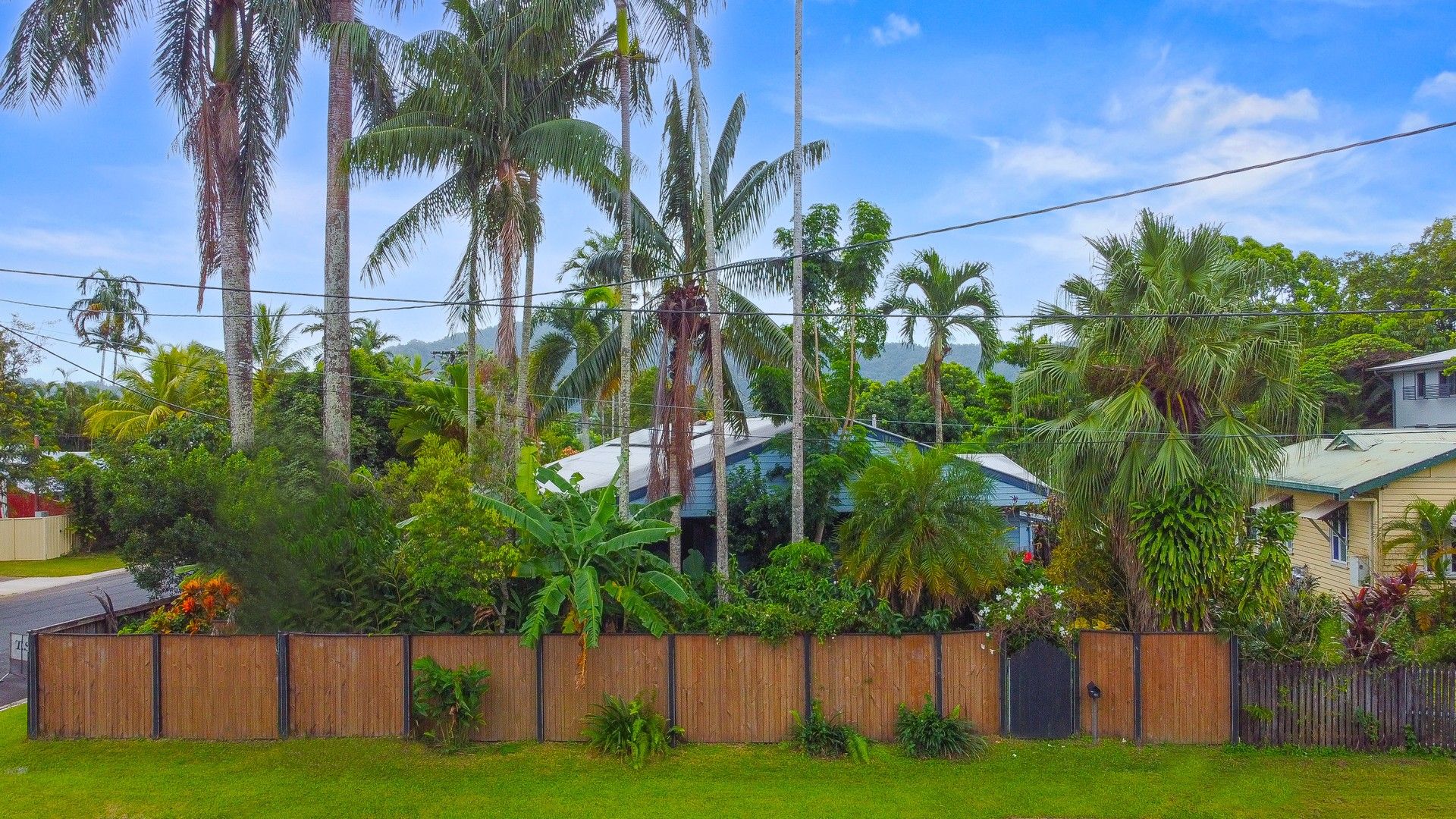 3 bedrooms House in 34 Macilwraith Street MANOORA QLD, 4870