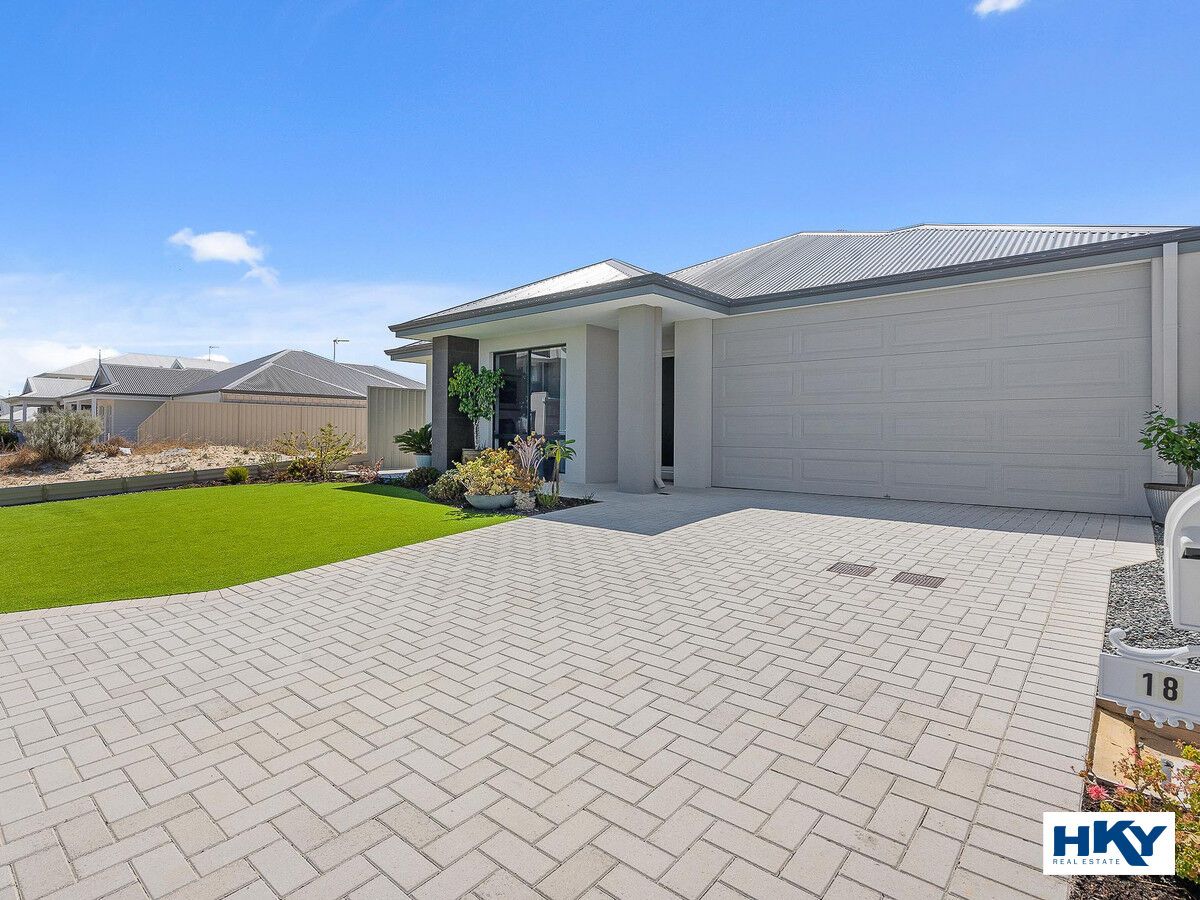 4 bedrooms House in 18 Seabreeze Drive YANCHEP WA, 6035