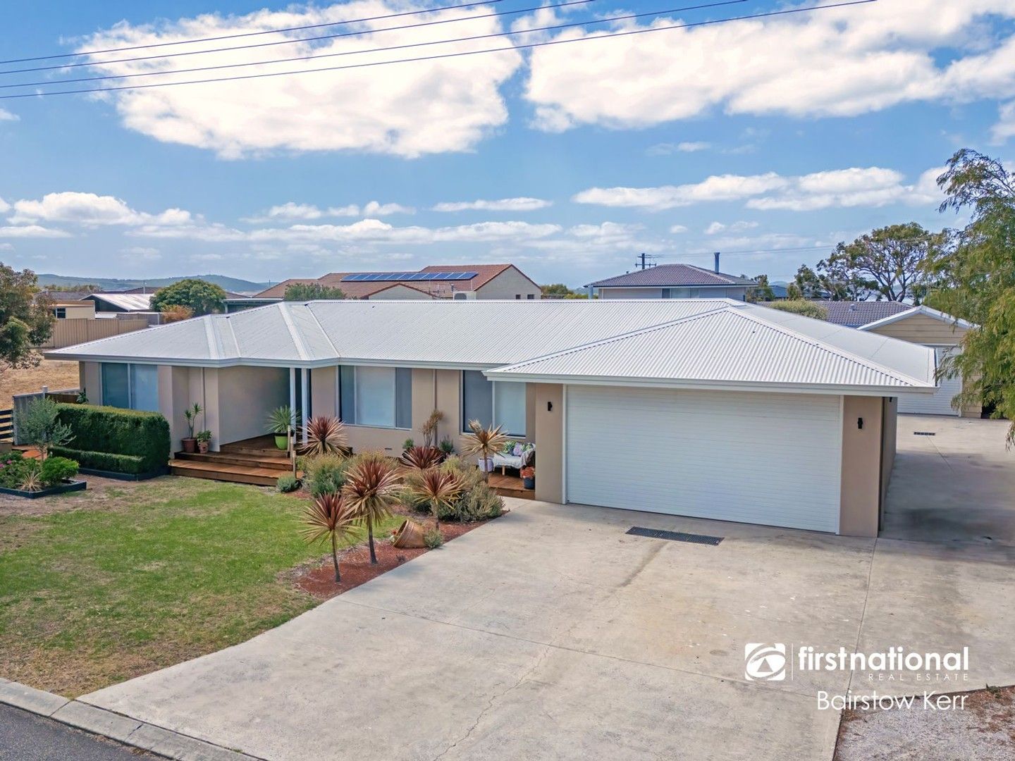 5 Bundara Close, Little Grove WA 6330, Image 0