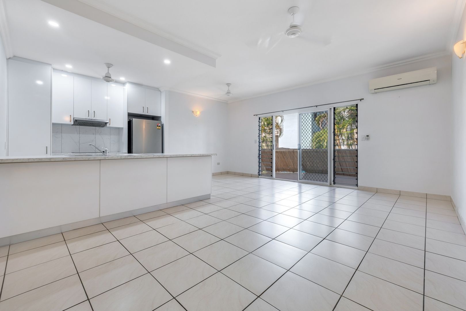 4/33 Sunset Drive, Coconut Grove NT 0810, Image 2