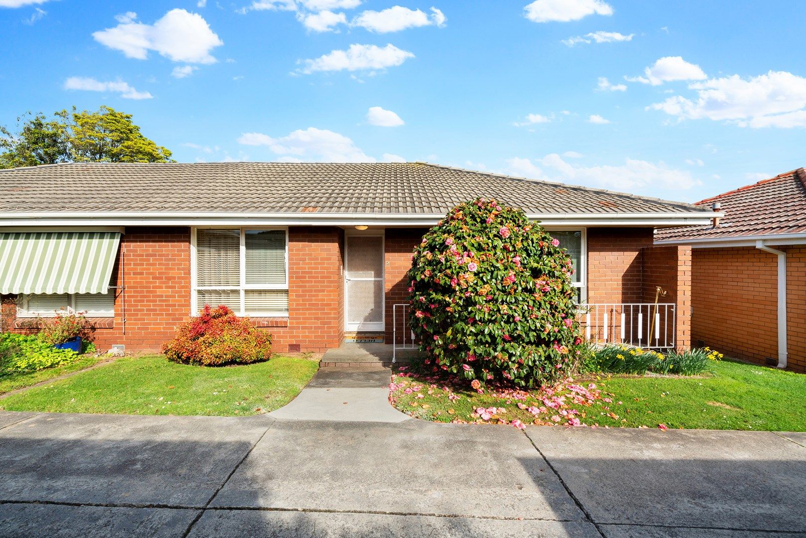 2 bedrooms Apartment / Unit / Flat in 5/27 Mount Pleasant Road NUNAWADING VIC, 3131
